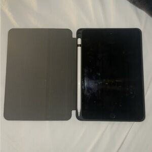 iPad mini 5th Gen with Smart Cover and Apple Pencil